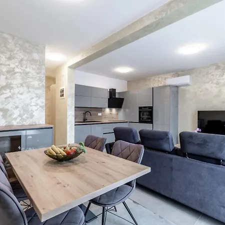 Nikol Apartamento *